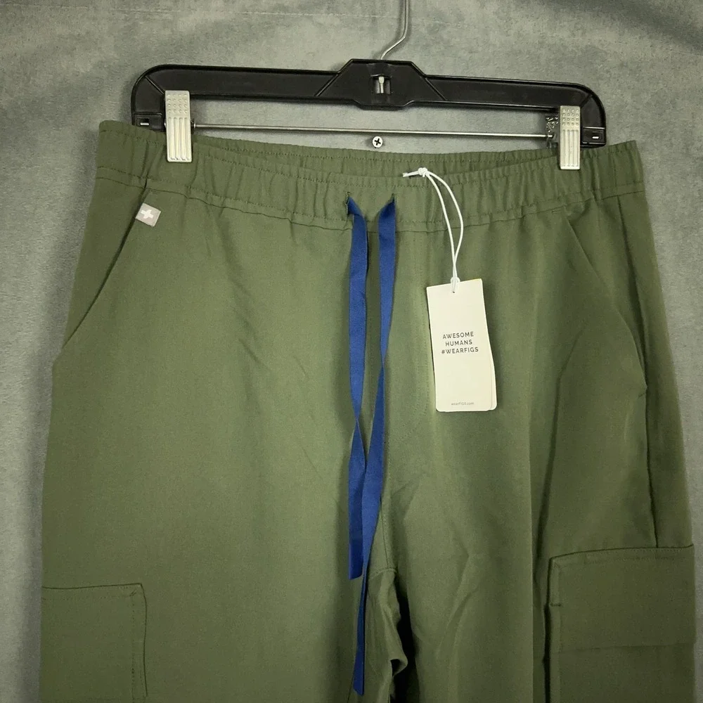 Figs Tansen Classic Cargo Jogger Scrub Pants Mens Size Small TALL Moss Green NWT